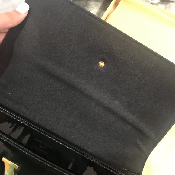 Louise ew vernis noi - Picture 3 of 5